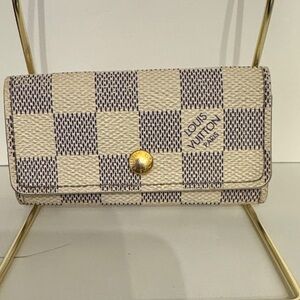 Louis Vuitton Damier Azur 4 Hook Key Case. Authentic